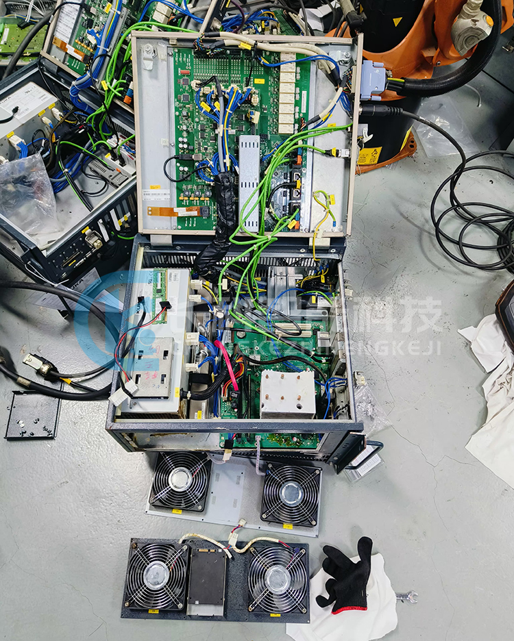 維修庫(kù)卡KR C4 compact緊湊柜 維修庫(kù)卡KR C4 compact緊湊柜